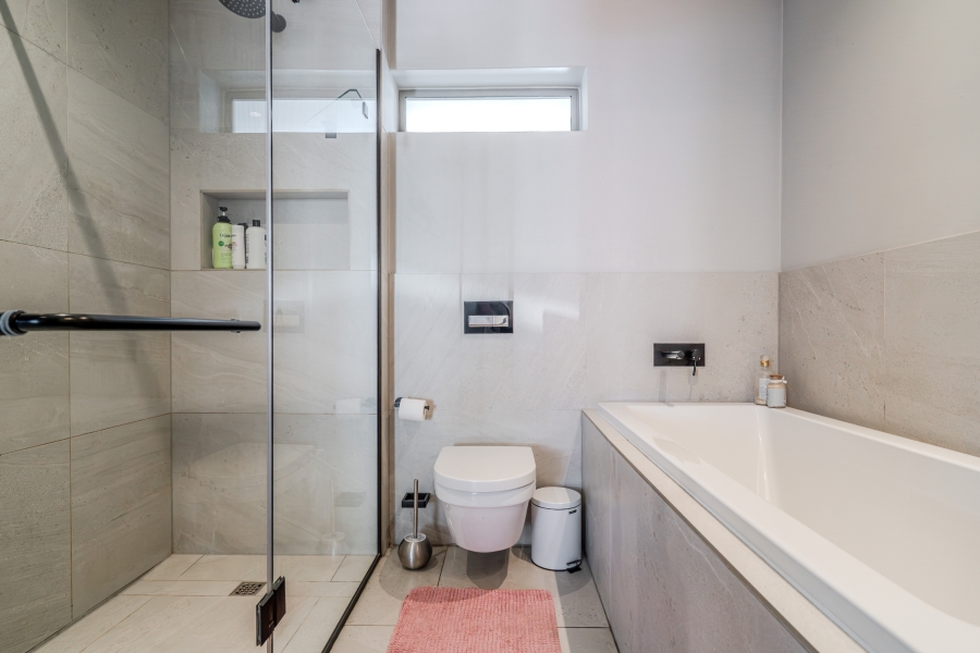 1 Bedroom Property for Sale in Green Point Western Cape